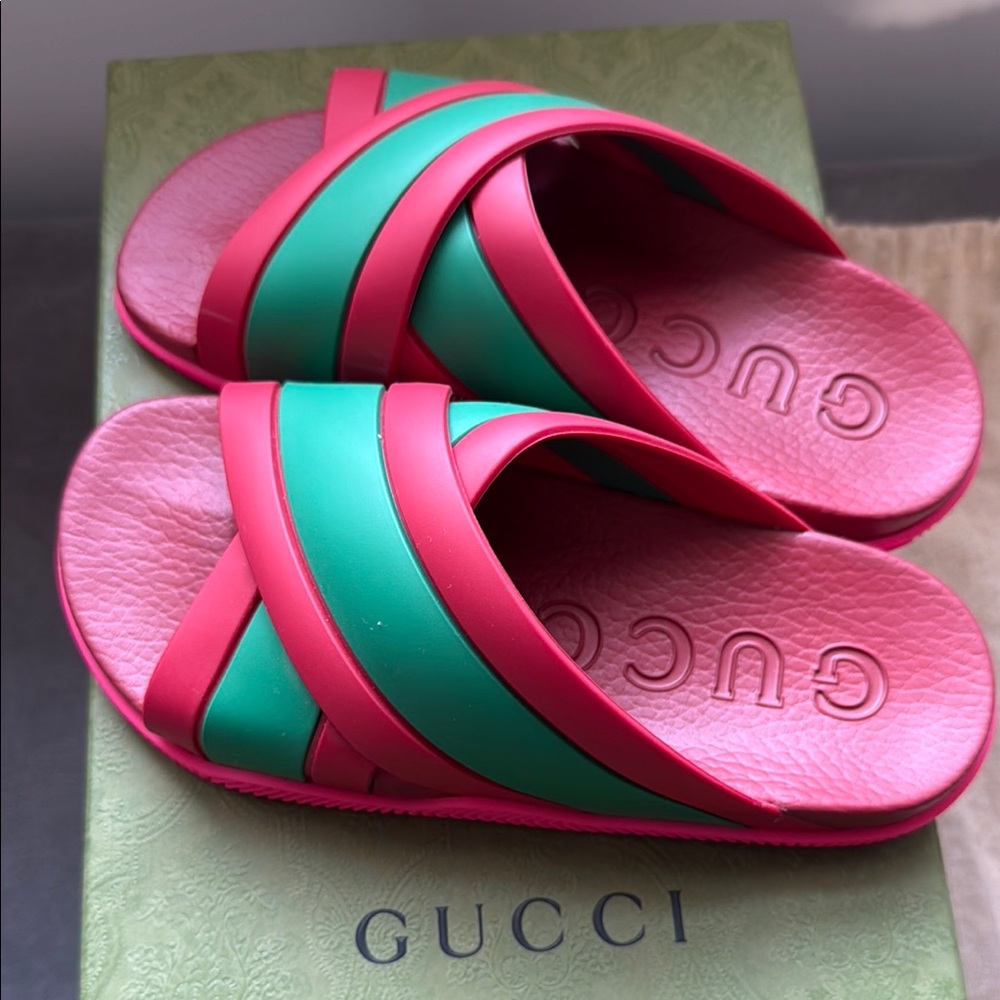 Gucci Pink and Green Sandals Vibrant Comfort